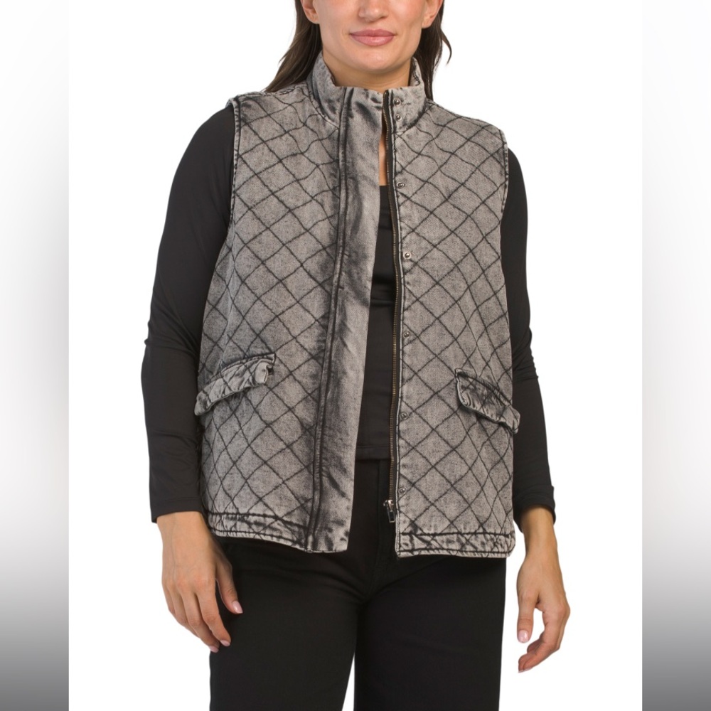 Stoosh Vintage Denim | NWT Women’s Sleeveless Quilted Button Front Vest